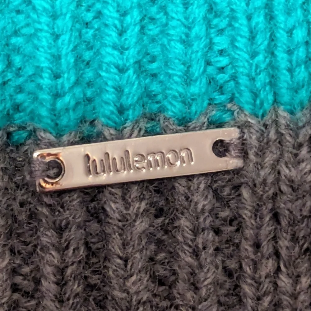 Lululemon Athletica Wool Gray Teal Striped Scarf Soft Comfy Warm